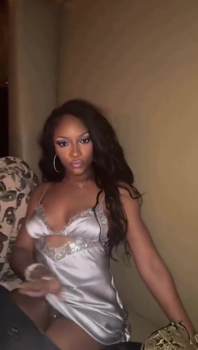 Basil 🖤 tweet media