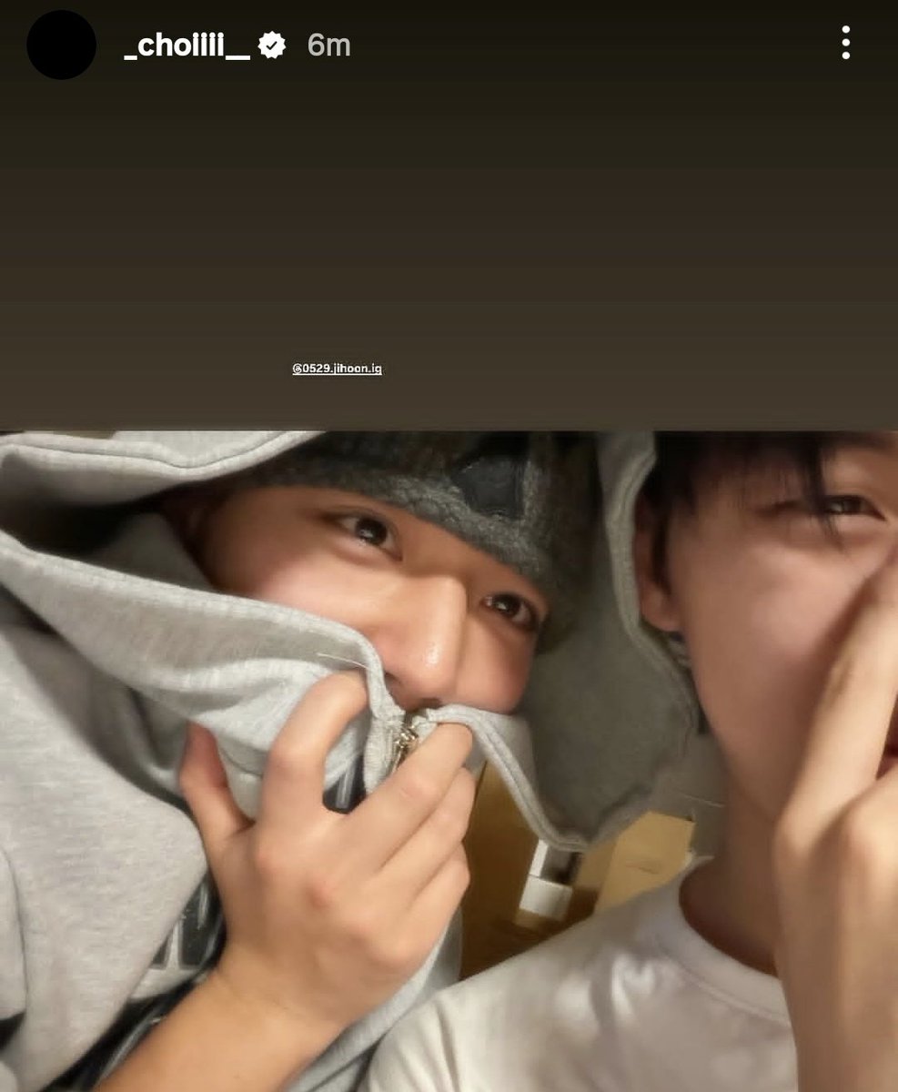 likefireworks_'s tweet photo. hyunwook literally posting this at like 4 am....after being inactive for a good while....no caption needee just tagging jihoon.....guys this hwjh business has never been this srs ever https://t.co/3Cwfbfek2a