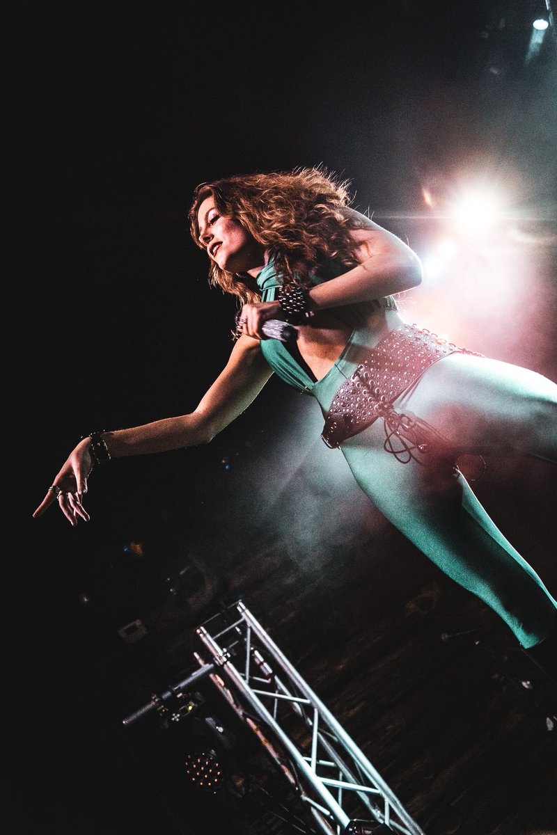 DIAMANTE tweet media