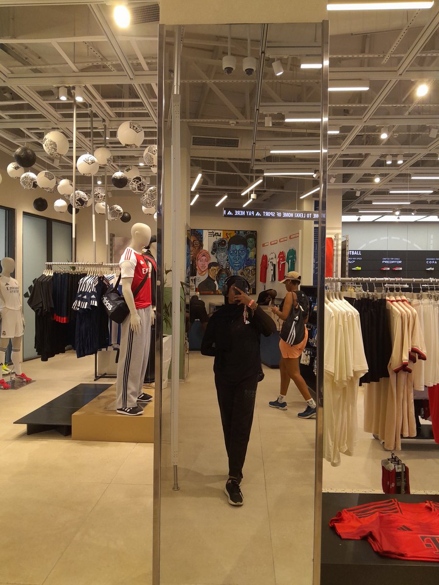 fúnlọlá 💕🍉🧚🏽‍♀️(13/50📚) tweet media