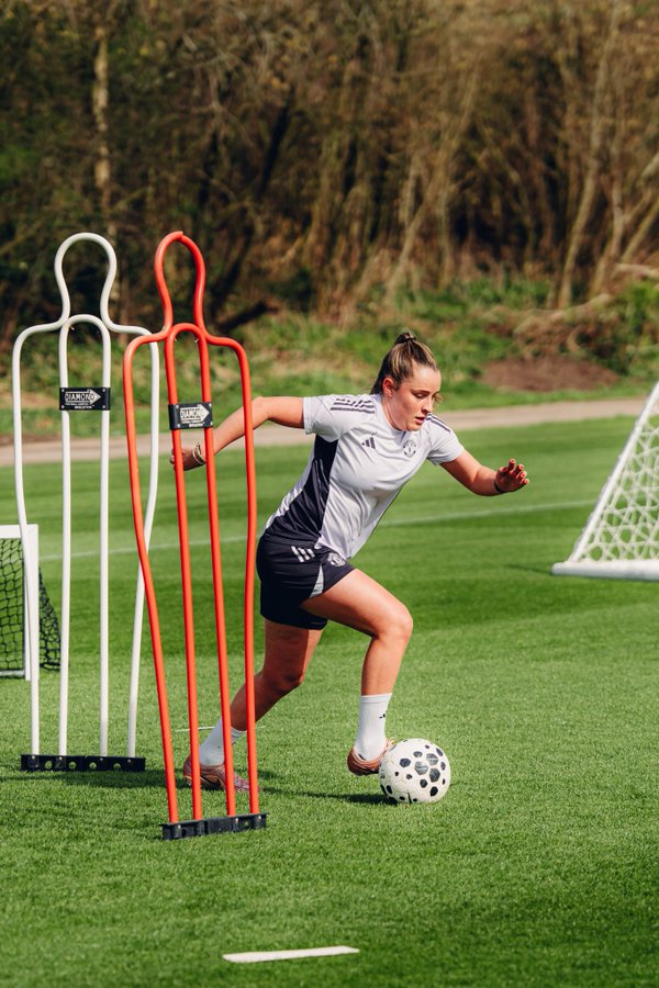 MancMagicET's tweet photo. Working hard and getting closer to being back doing what I love again. https://t.co/M7VJOWNrcq