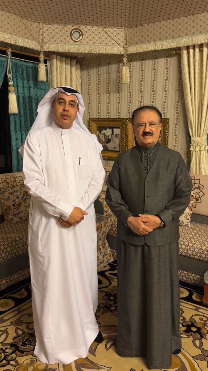 الشيخ عبدالوهاب بن مجثل. طيب القلب صاحب الابتسامه في وجه كل من يلتقيه يبادلك الرضا والتقدير وبتواضع الكبار وشهامة الأنقياء وبعبارات الود والامتنان 
زياره ومعايده فهو رجل دوله خدم ظابط امن ثم عضو مجلس الشورى سابقاً ورئيساً لنادي ابها سابقاً ومن كبار واعيان منطقة عسير وقبيلة علكم