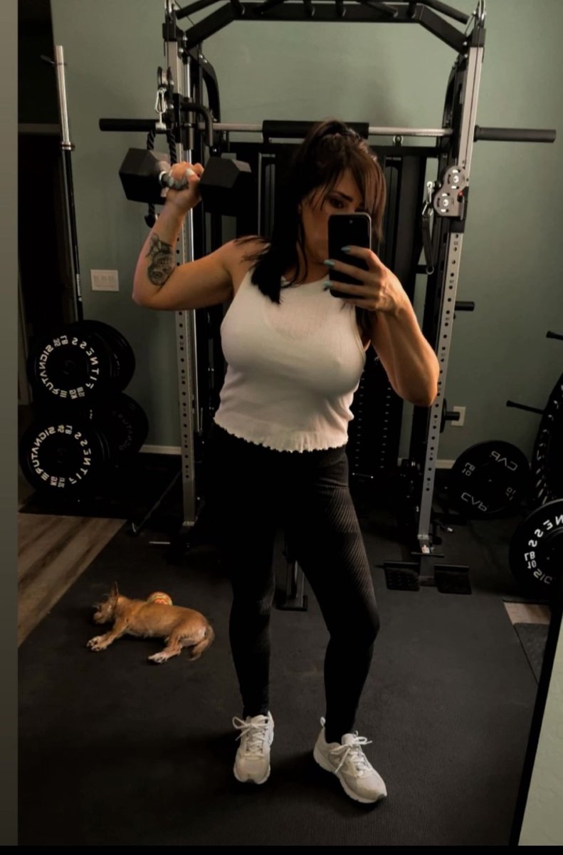 itsAZang 2025🐘 tweet media