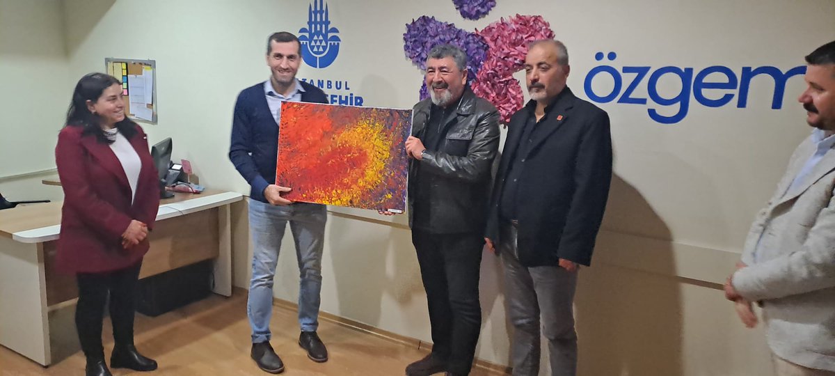 EngelsizCHP's tweet photo. Engelli Hak. Srm. İl Bşk. Yrd. Selahattin Erbaş, Komite Srm. Ahmet Meşe ve komitemiz; Esenler İlçe Başkanlığımızda İlçe Engelli Hakları Komisyonumuz ile gerçekleşen toplantının ardından Esenler Engelliler Derneği, Esenler Görme Engelliler Derneği ve Esenler ÖZGEM’i ziyaret etti. https://t.co/7VRfR1UDJ3