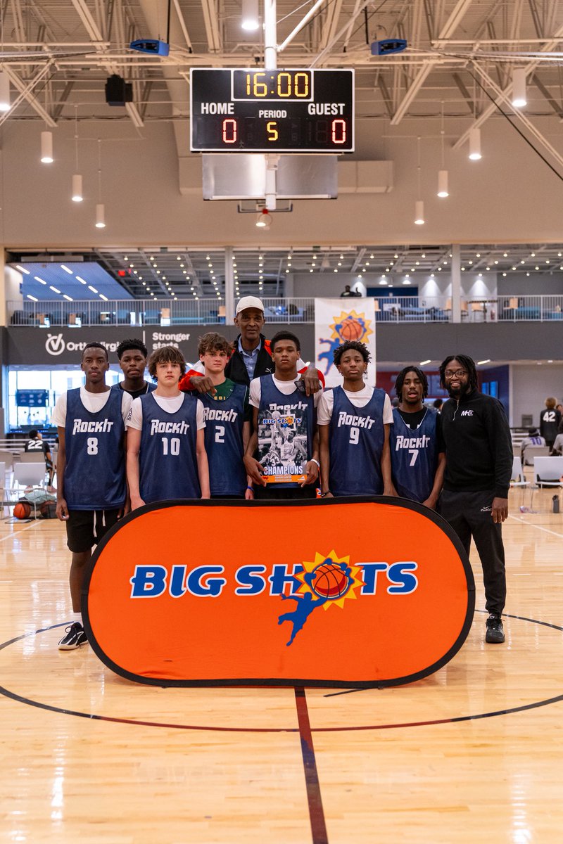 BIG SH🏀TS tweet media