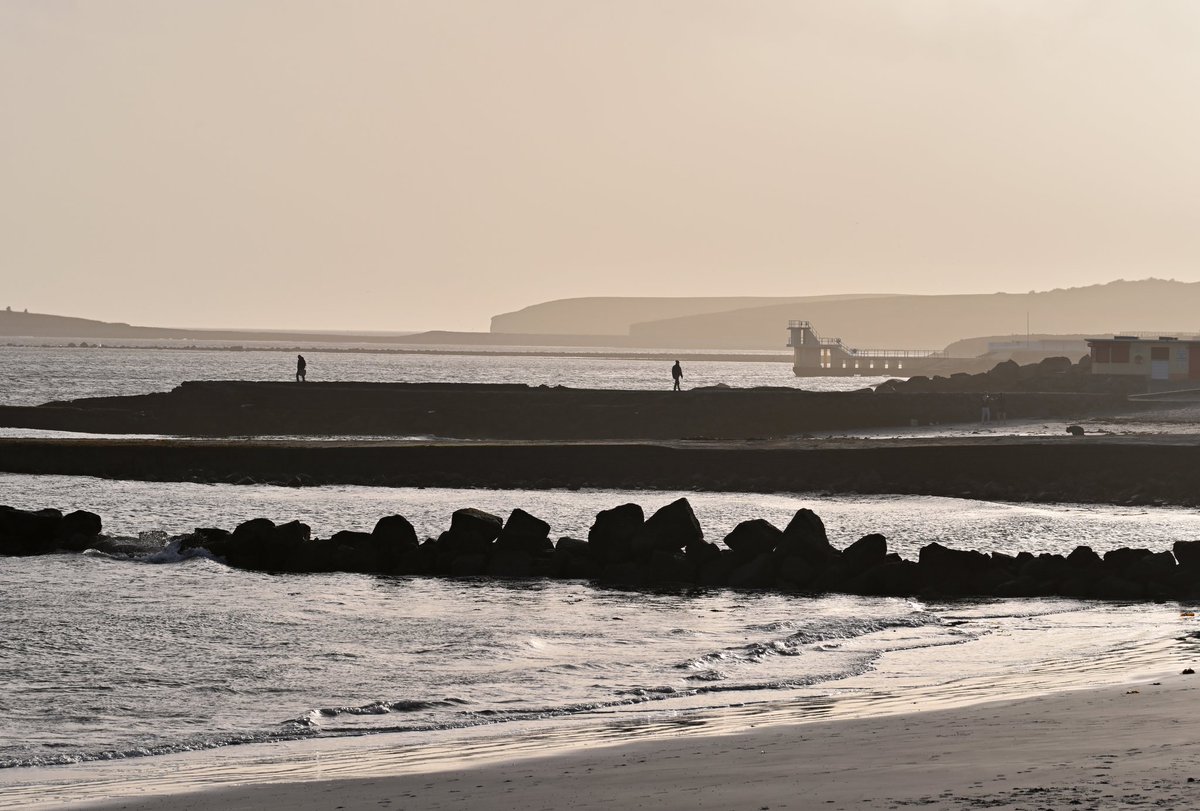 ZhangChaosheng's tweet photo. Salthill this evening https://t.co/RPhfTDnLNC