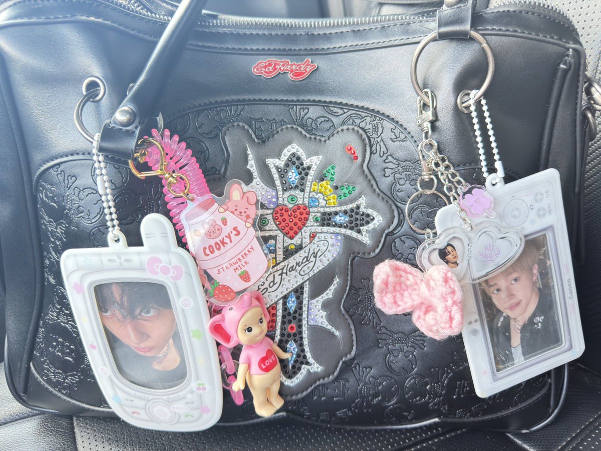 mrs jikook is seeing bts ! tweet media