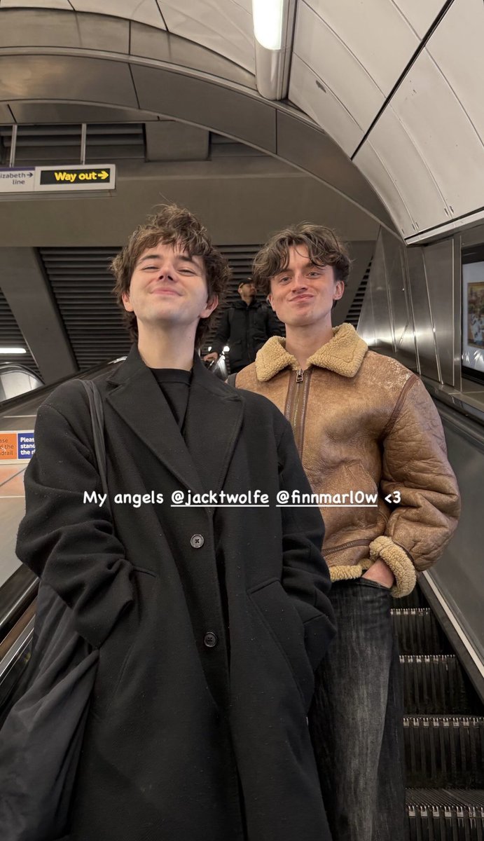 Zuzu 🌹🪑 tweet media