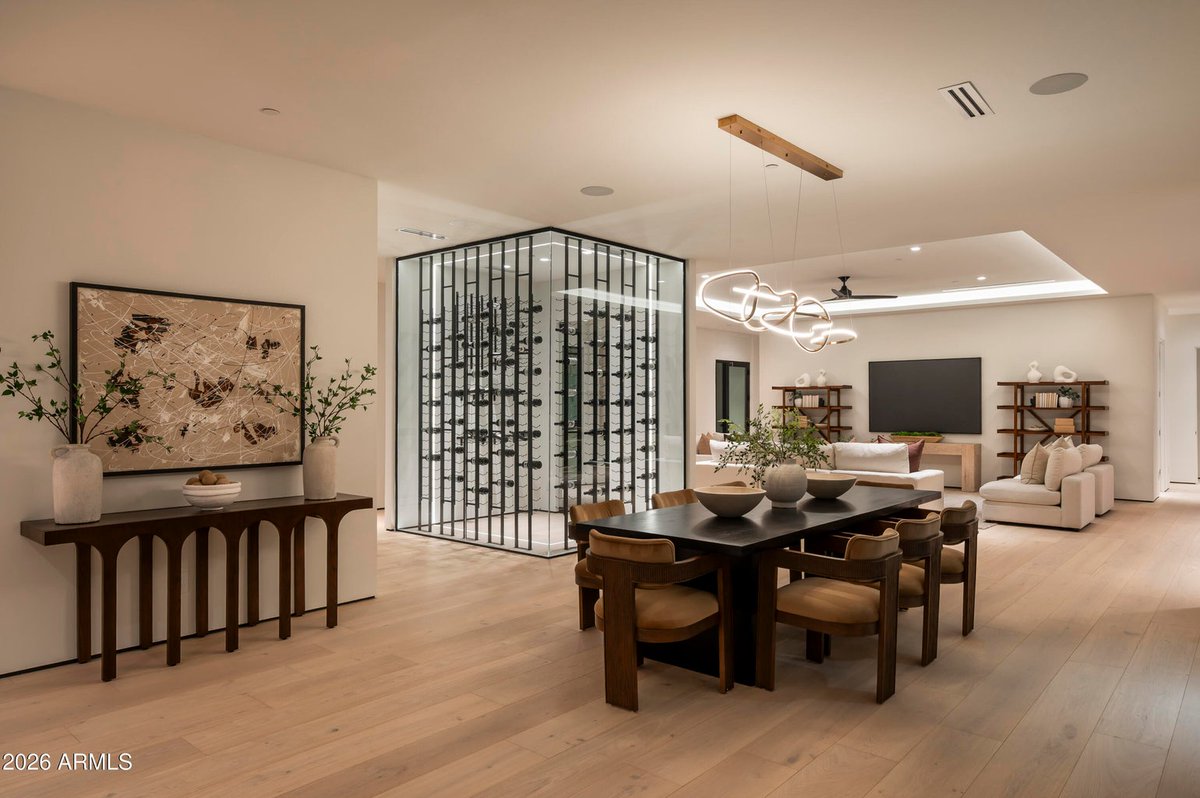GolfHomeLiving's tweet photo. Fairway views. Resort living. Luxury without compromise at Gainey Ranch.

- 5+ beds / multiple en-suites + guest house

Reach out to @golfcoursehomes for more details.

Listed by: Local Luxury Christie's International Real Estate https://t.co/6B9IPWc5jw