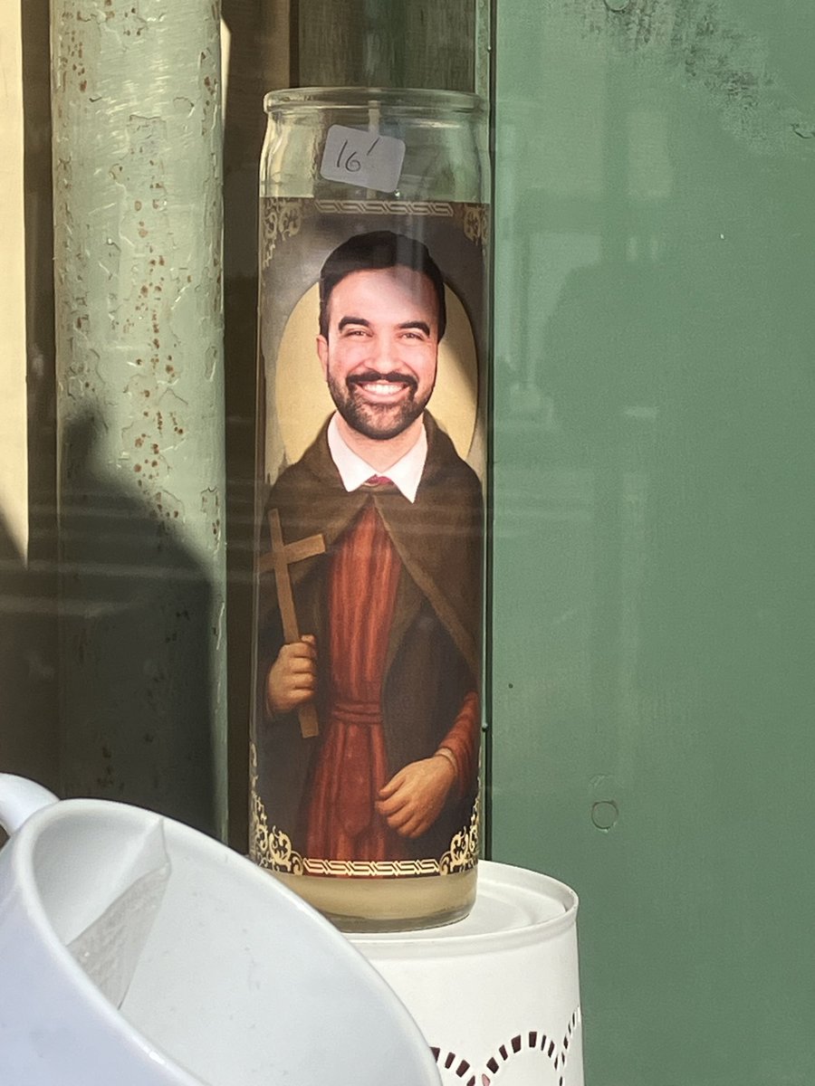 Not sure if there’s really anything to say about this. 😂
#BayRidge #BROOKLYN
<a href="/ZohranKMamdani/">Zohran Kwame Mamdani</a>