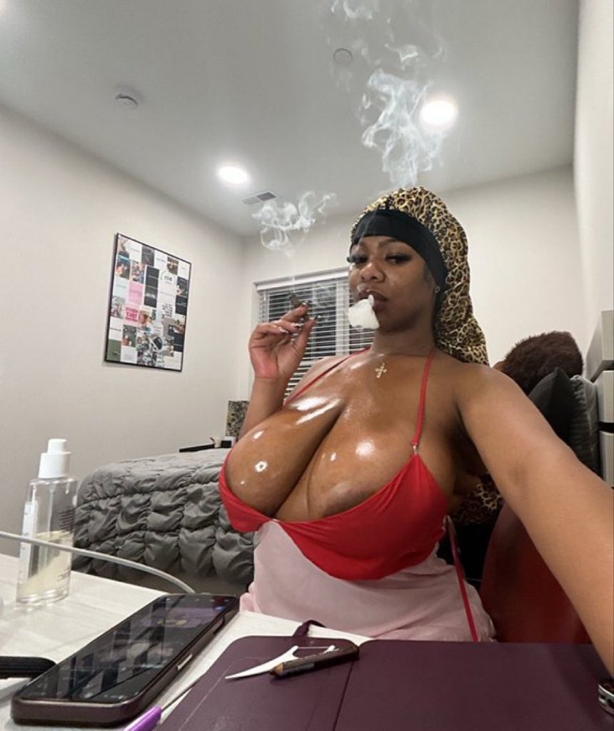 MØB🔞 tweet media