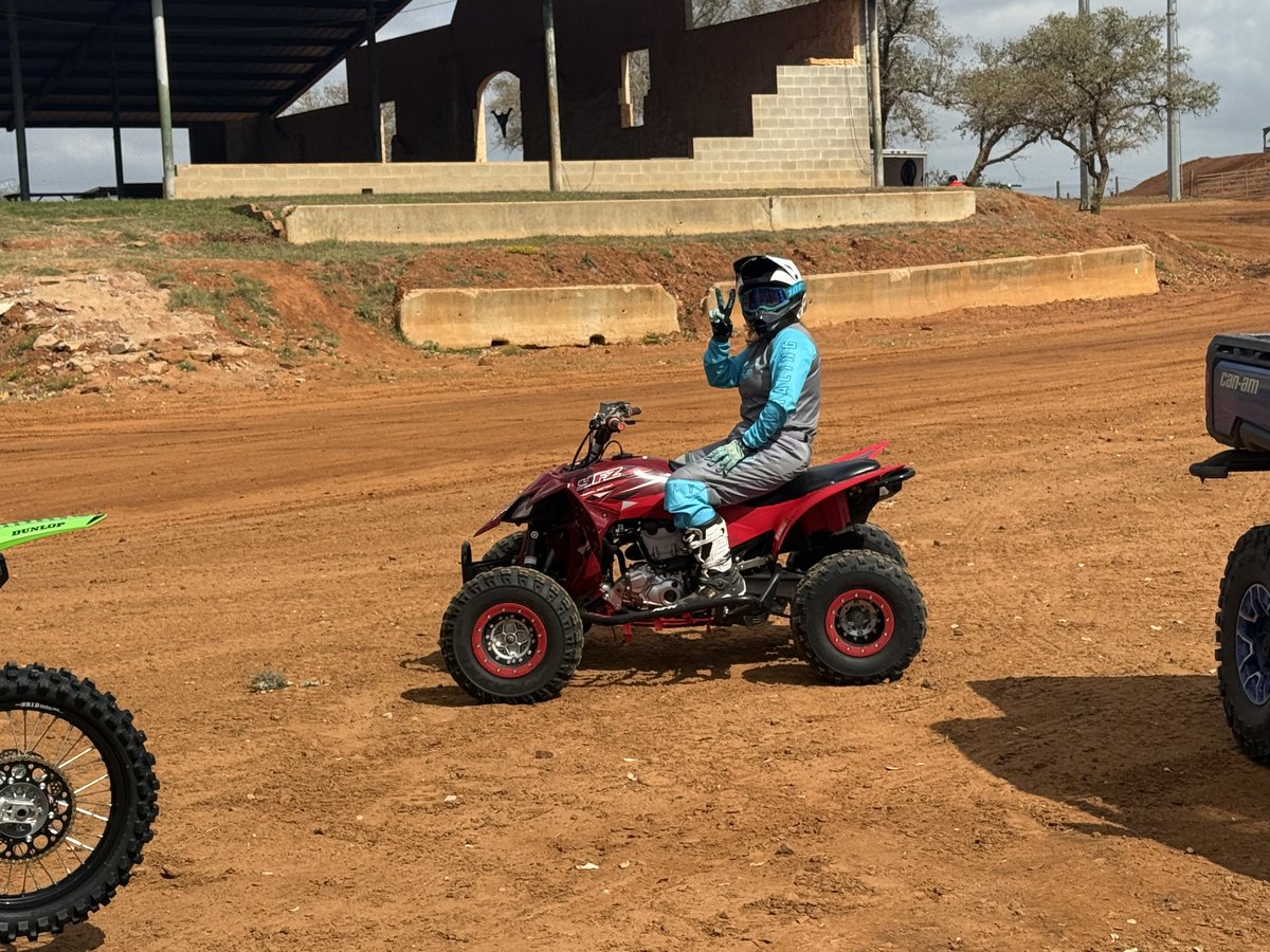 𝓑𝓸𝓫𝓫𝔂 𝓼𝓲𝓶𝓼 tweet media