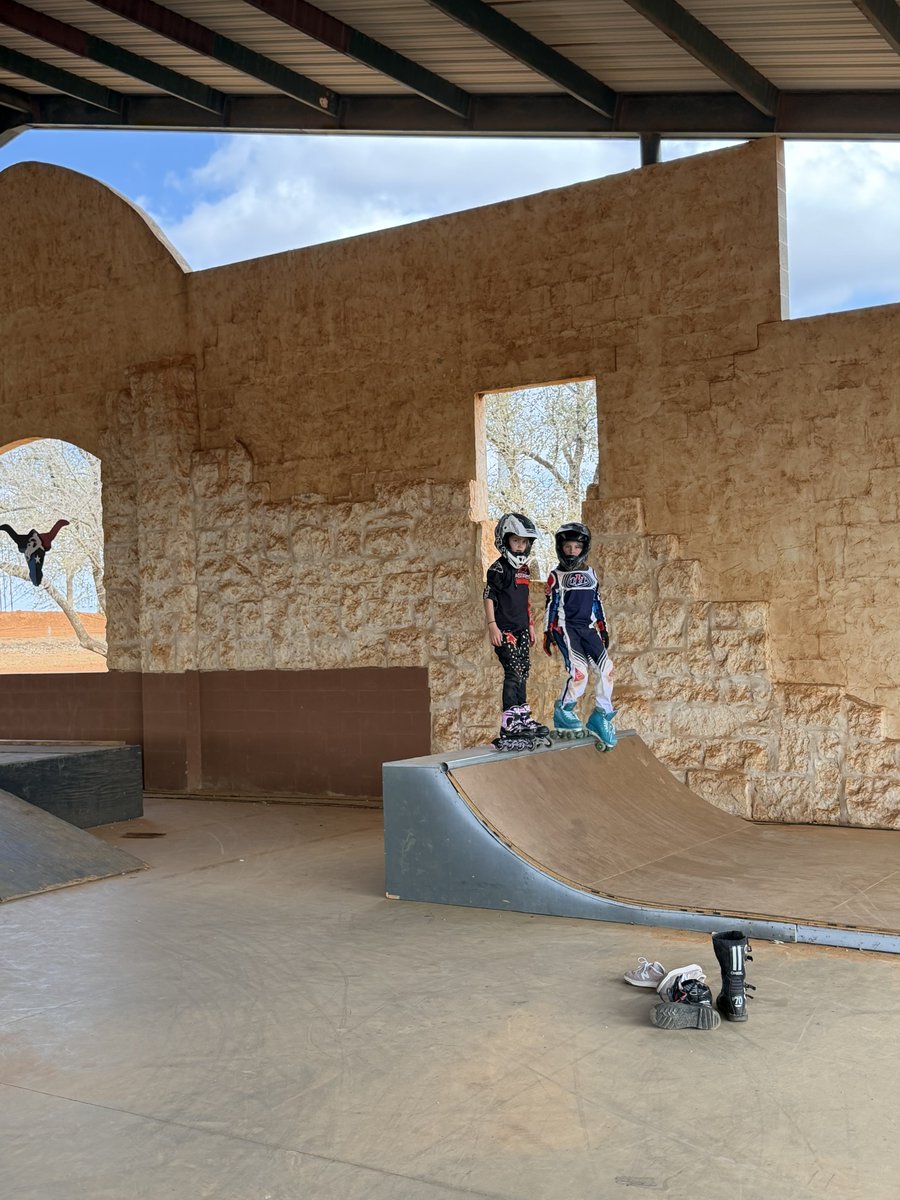 𝓑𝓸𝓫𝓫𝔂 𝓼𝓲𝓶𝓼 tweet media