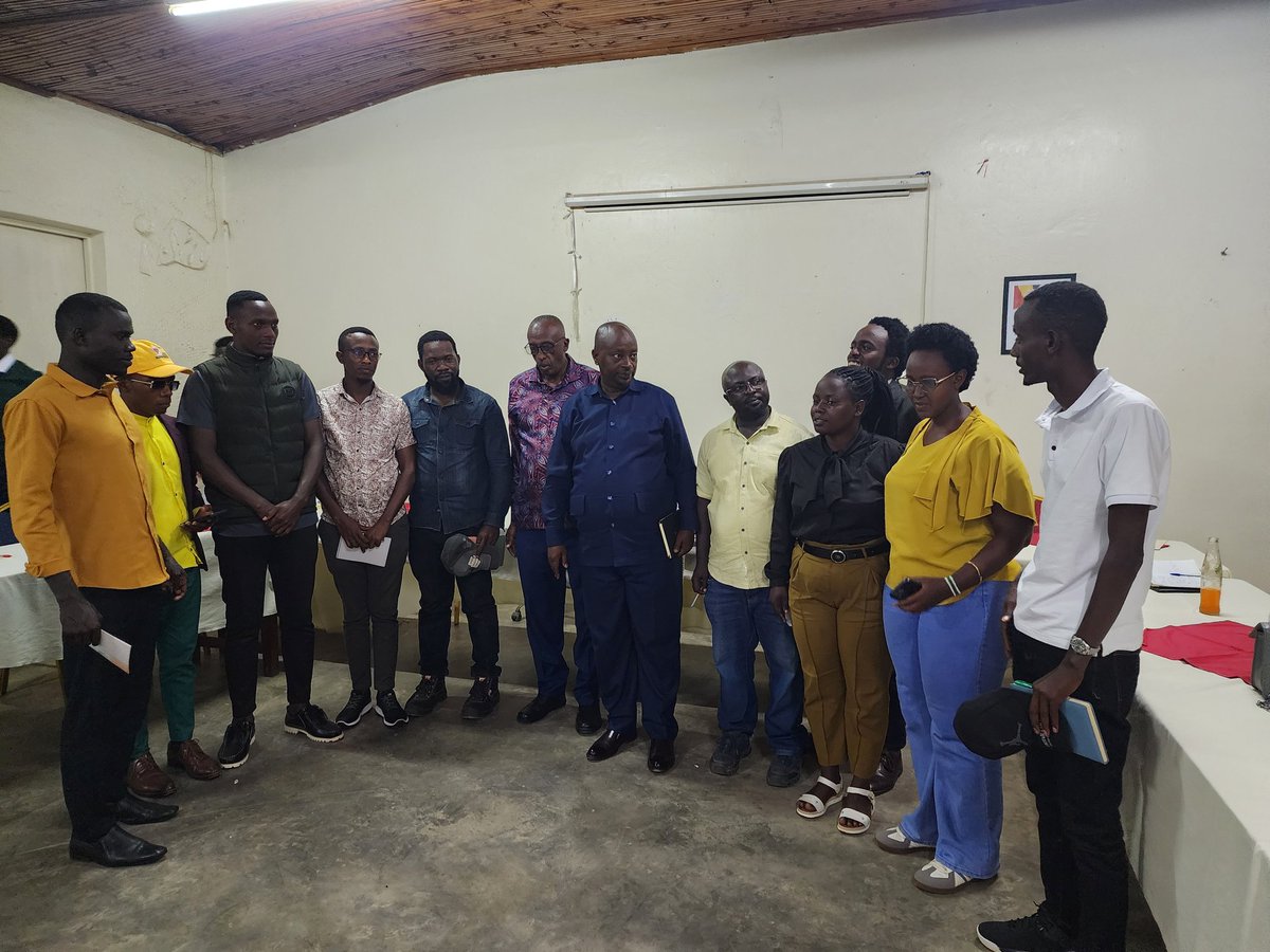 Katwire polly tweet media