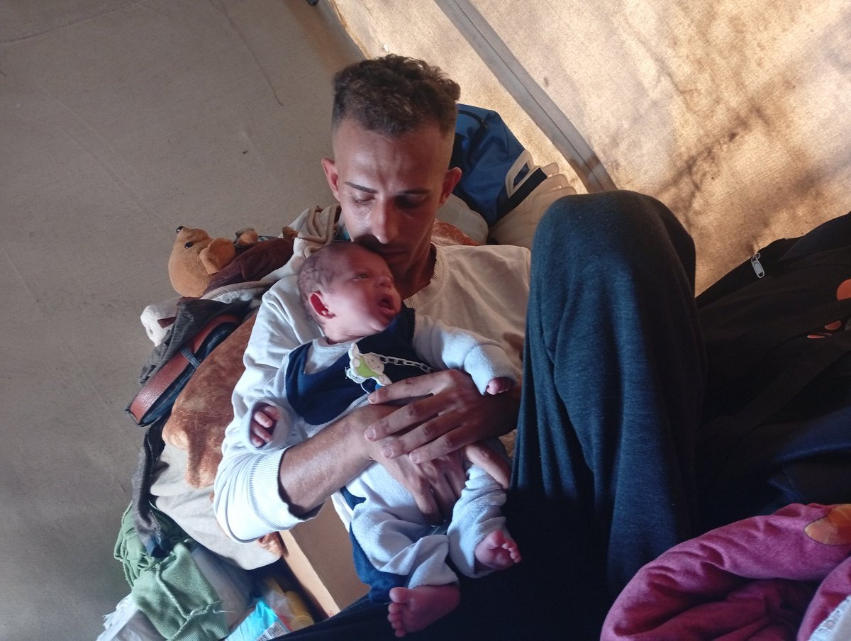 🇵🇸 family in pinned tweet! tweet media