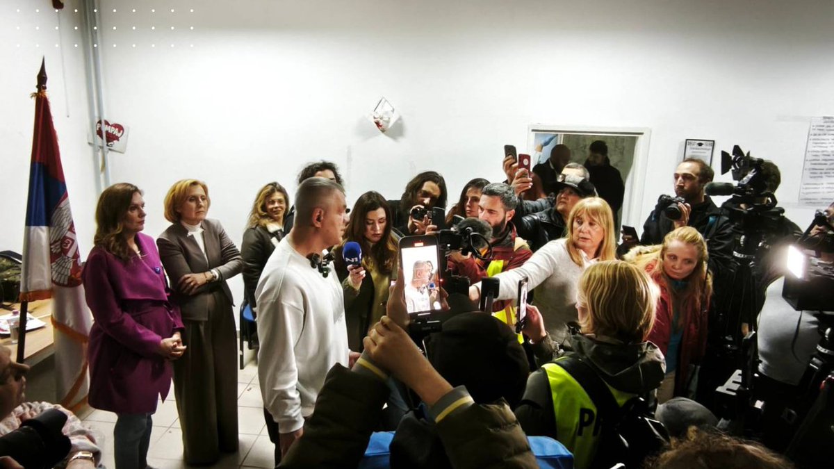 Storyteller tweet media