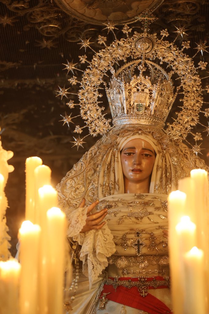 #LaPazDR26 | 𝐌𝐚𝐝𝐫𝐞 𝐦𝐢́𝐚, 𝐝𝐚𝐧𝐨𝐬 𝐭𝐮 𝐏𝐀𝐙

Ante los ojos de nuestra Madre, oramos por la Paz en el mundo.