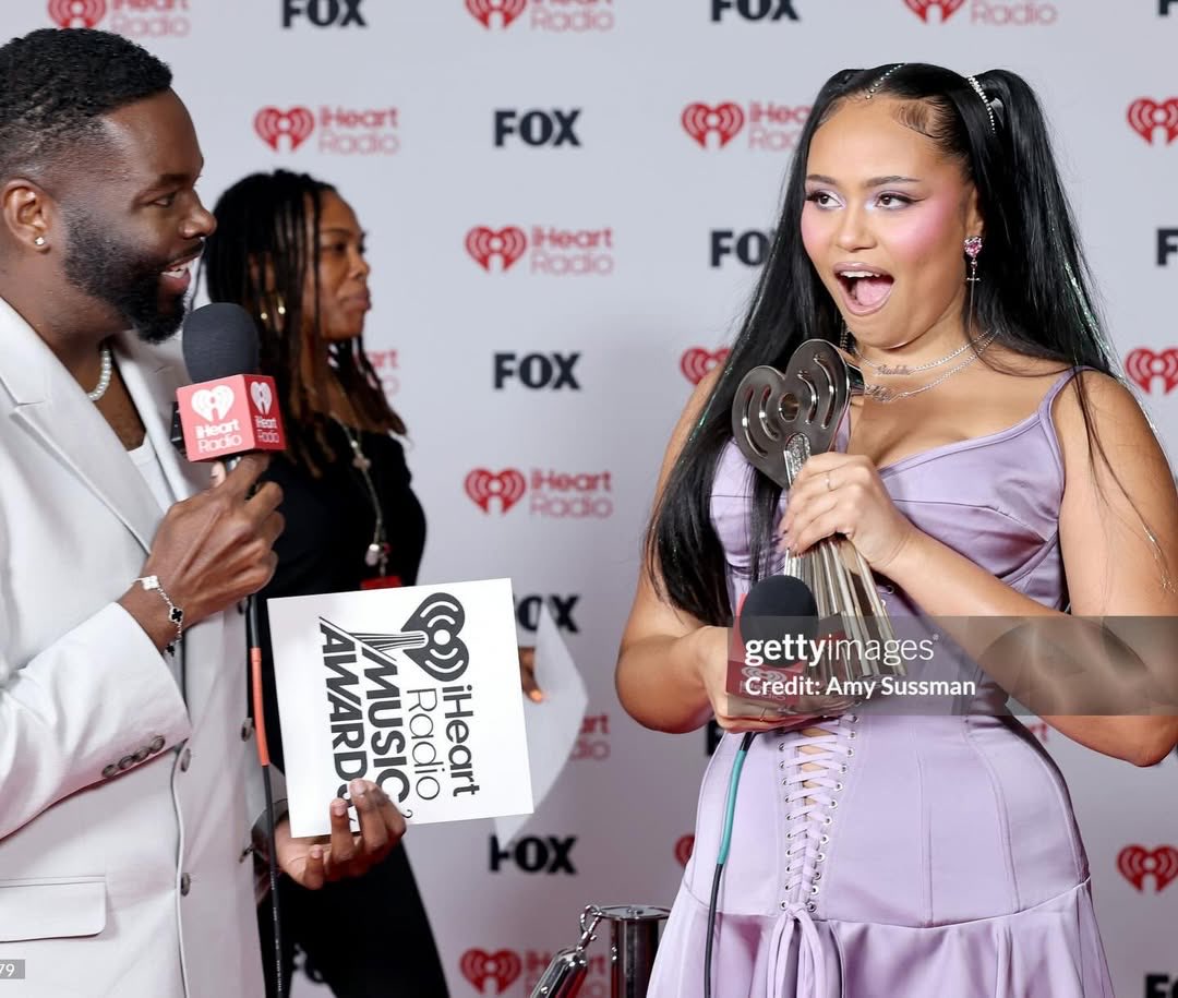 Creatizine Magazine tweet media