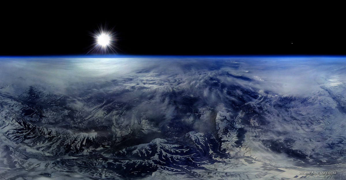 James_Hawke1's tweet image. The most amazing ball in the universe.

• from every position near the surface it looks flat 
(level and horizontal) to the inhabitants.  

• is your brain breaking yet?

😀🚀
#global #mind #matrix #mass #Illusion