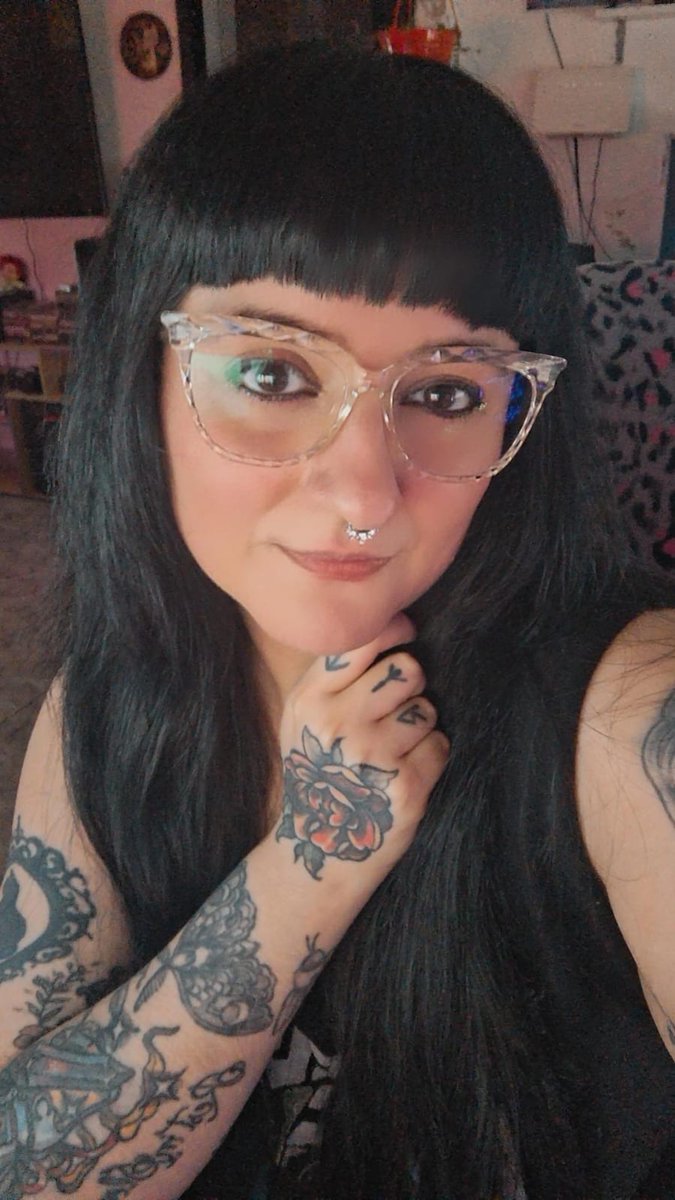 Miss Lepard tweet media