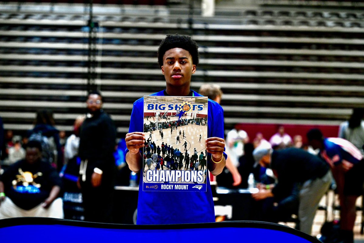 BIG SH🏀TS tweet media