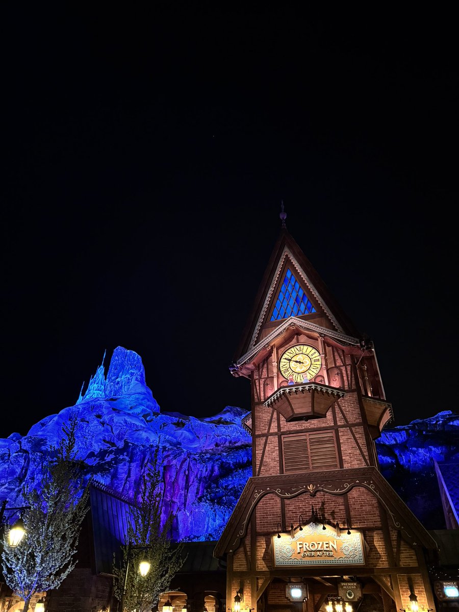 FiBelleFi's tweet image. A big congratulations the Disney Adventure World opening team!

Today was the best run opening event I have ever been to as a guest at a Disney Park

I’m not as easy to please due to my obsessive attention to detail and sometimes unachievable standards so these are high accolades