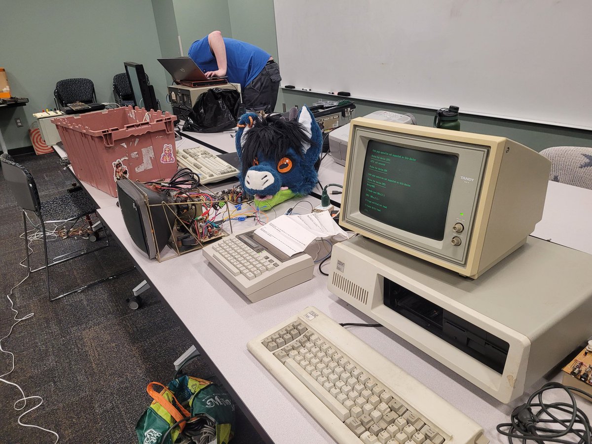 Lynx in VR tweet media