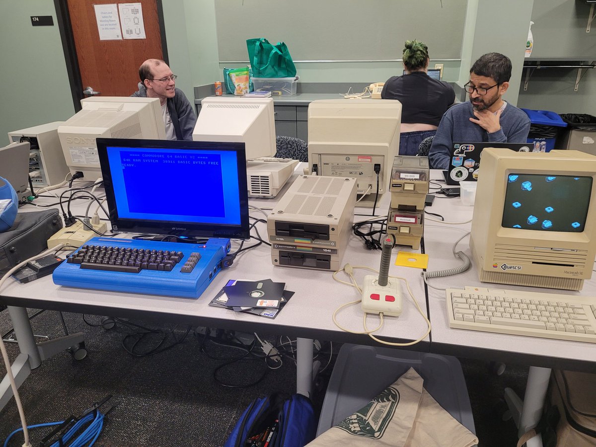 Lynx in VR tweet media