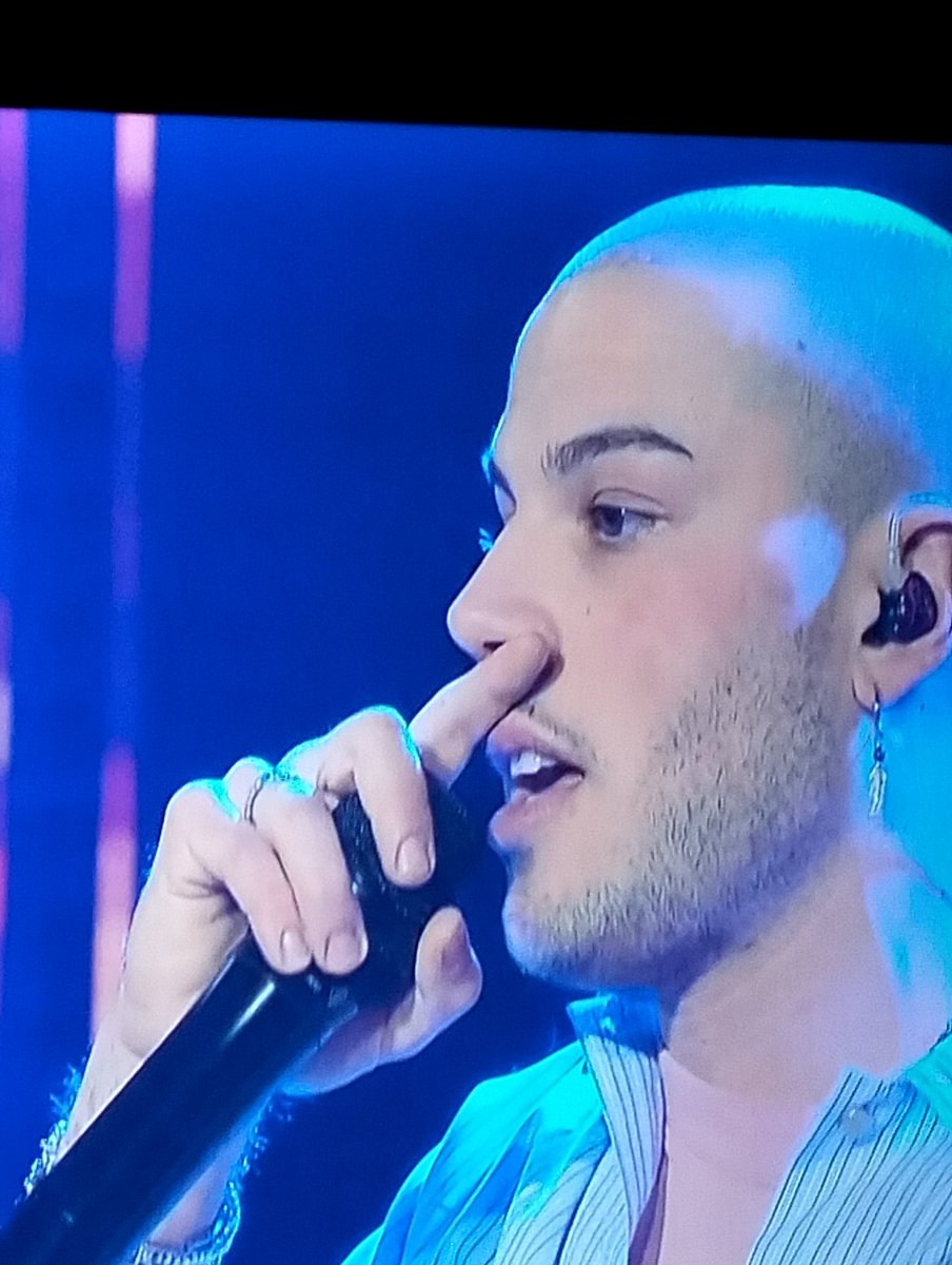 FalangaGiovanna's tweet photo. Bel ritmo. Bella scoperta
#gallas
#propagandalive @welikeduel https://t.co/L0Jm3LLIst