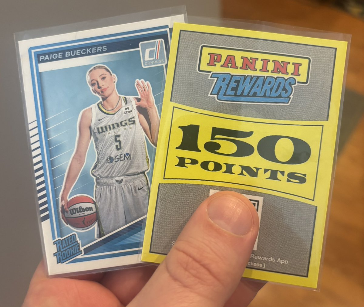 Traditional posts $1-$10 up next. Lots of new cards! 🔥

5:00 EST start time

Like, RT, and take a card this afternoon and you’re entered into a drawing for the Paige and Panini points! 

See y’all soon 🫡