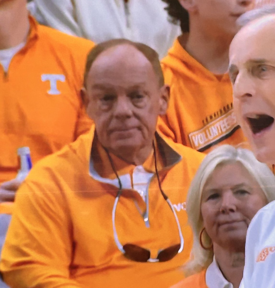 Last Nut Standing tweet media