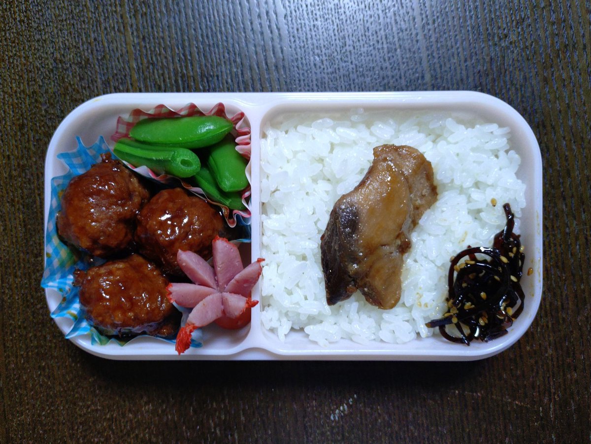 まな子 tweet media