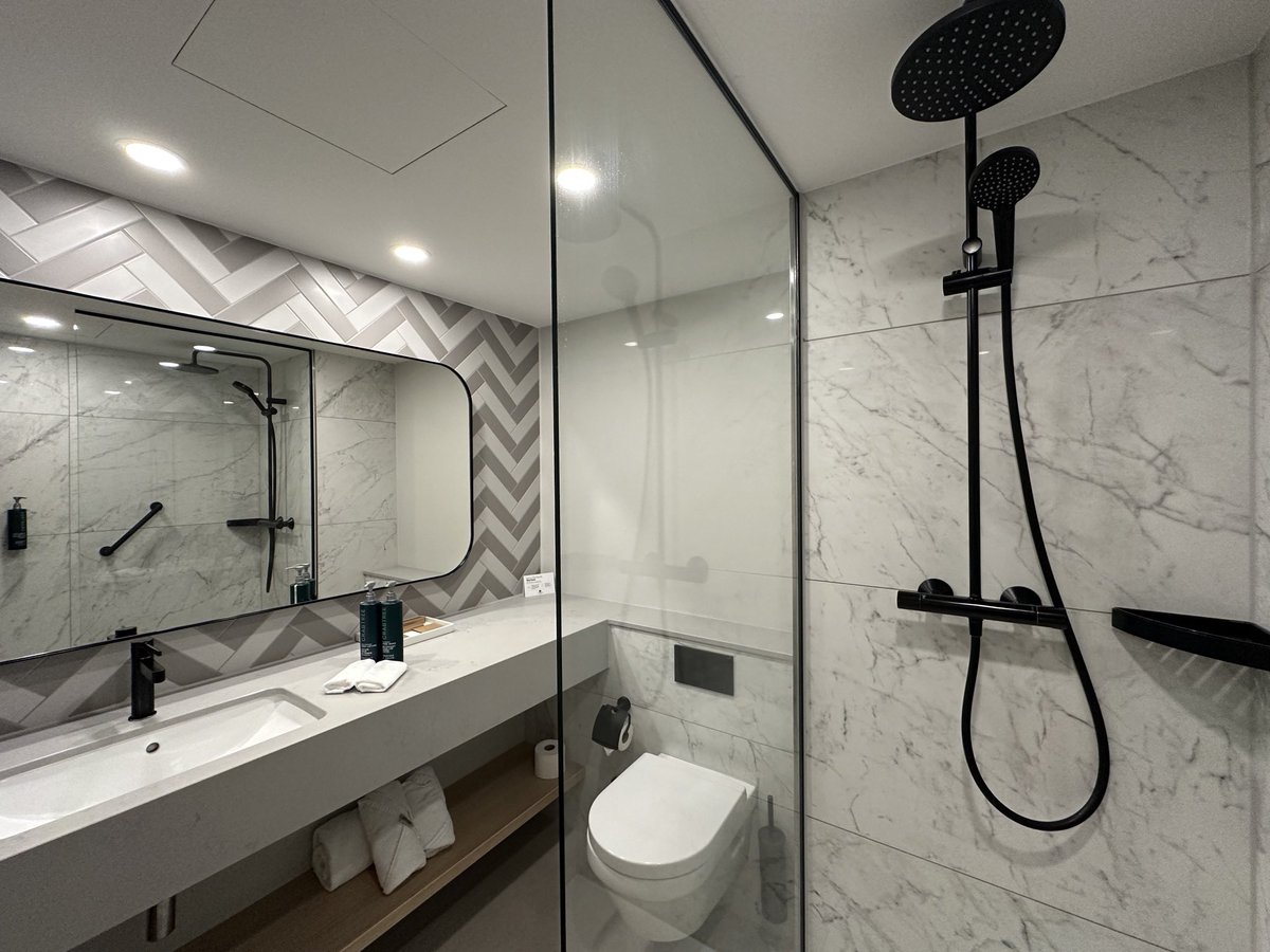 にっしー in the Area🇬🇧(ヒルトン属・英国航空科) tweet media