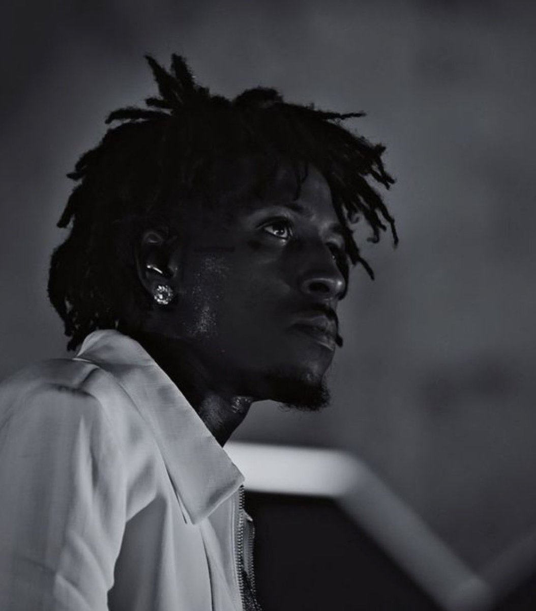 AkzWhoMatter tweet media