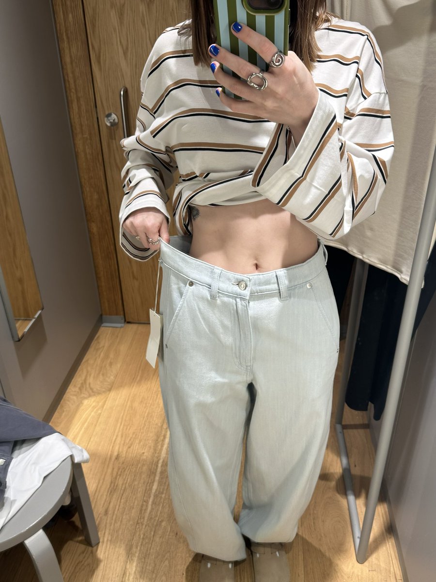 Лера tweet media