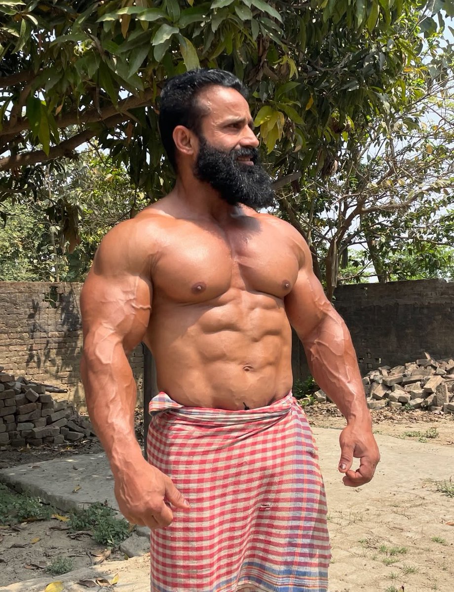 Looking For Men tweet media