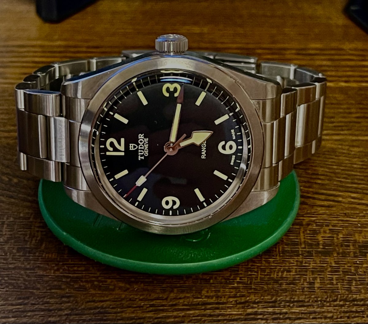 jLLbcg69's tweet image. Good morning, watch lovers.😄

Fresh start, new week. Let’s go.
Kicking off Monday with the Tudor Ranger on the wrist—simple, tough, and ready for anything.

Wishing you all a strong start to the week. 🫡

#TUDOR #Ranger #MondayMotivation #WatchFam