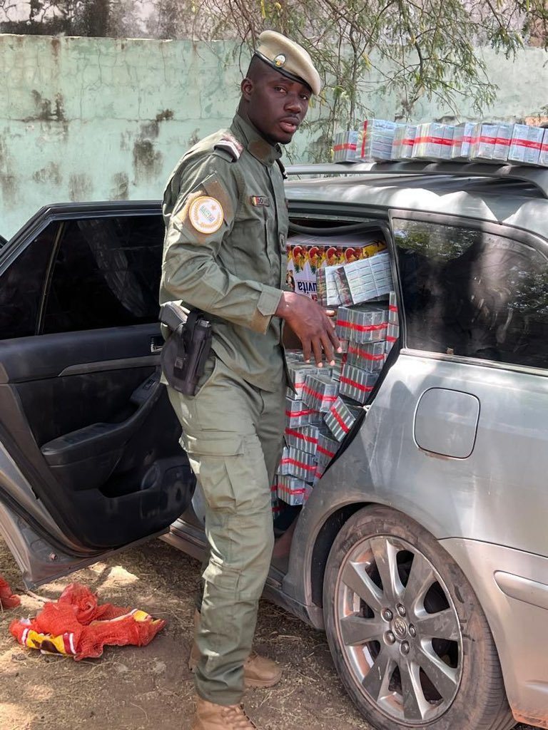 Douanes sénégalaises tweet media