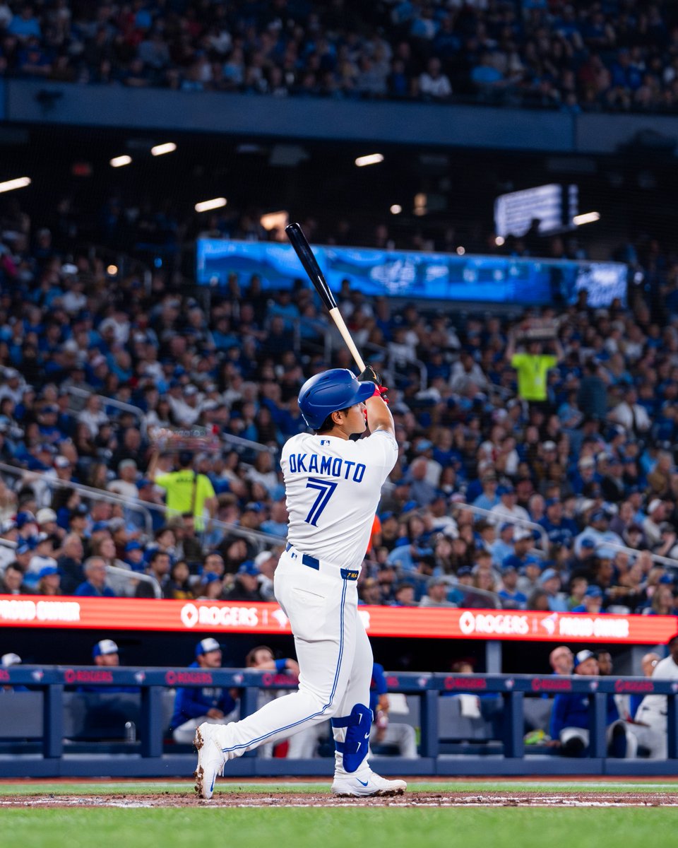 Damon98_'s tweet photo. Kazuma Okamoto's through his first 3 MLB starts:  

.333/.429/.583 
1.012 OPS 
14.3 BB%/28.3 K% 
.451 wOBA 
.545 xwOBA 
197 wRC+ https://t.co/gKCjxbvsOP