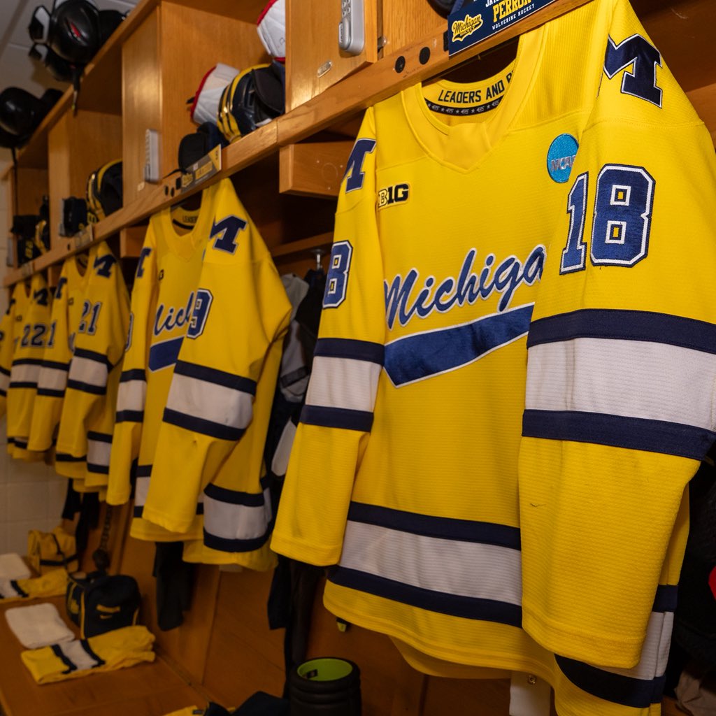 Michigan Hockey tweet media