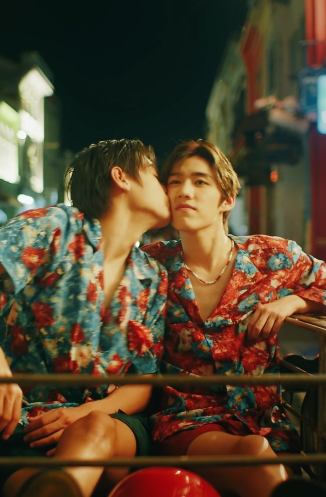 mesha ♡ 🌅 tweet media