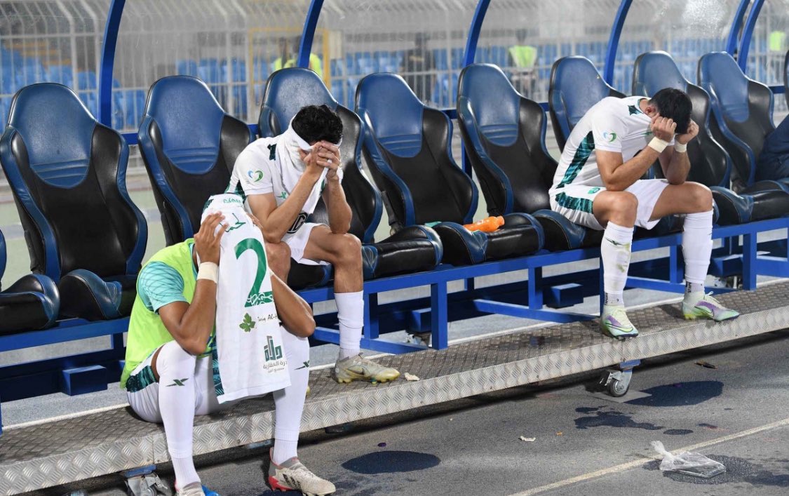 نـواف tweet media