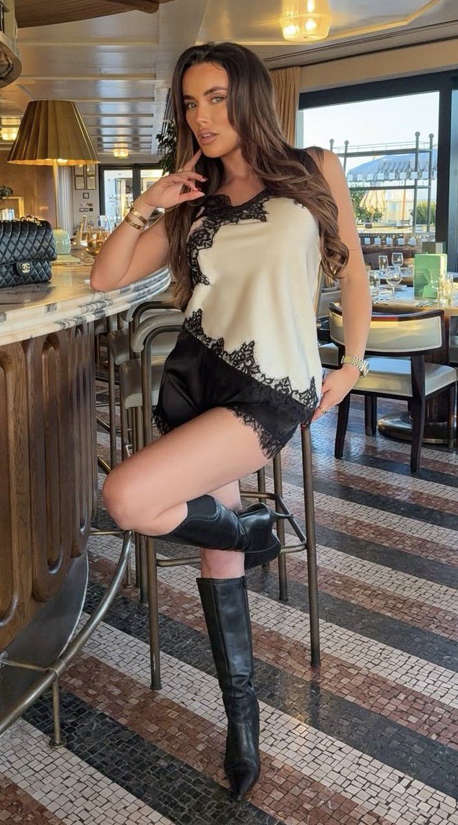 Hottest_UKCelebs tweet media