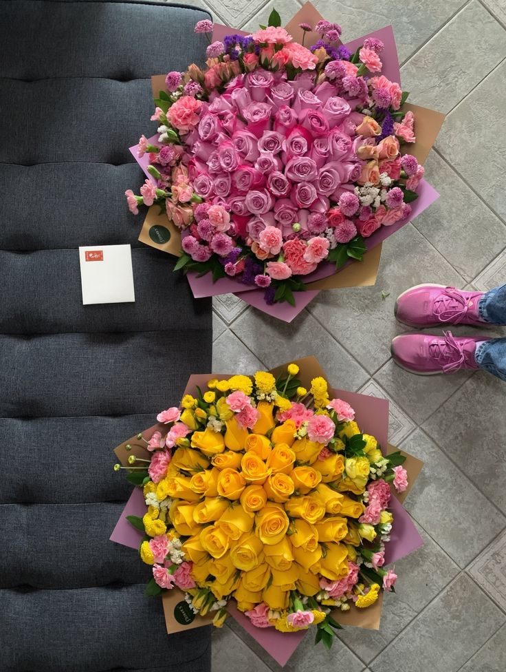 Which one:
1: pink 🩷 
2: yellow 💛