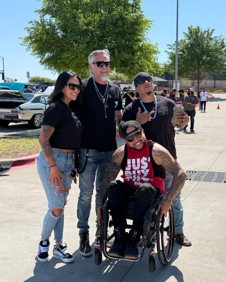 RRRawlings's tweet photo. A few things that make up the perfect weekend ☀️ 
🛞 The Cars
🛞  My Crew
🛞 The People 
🛞  And @thedenniscollins 

So happy to see all of the community that showed up for the Mustang Sally car show at @GasMonkeyIcehouse 🍻 https://t.co/3pO9cbbAZg
