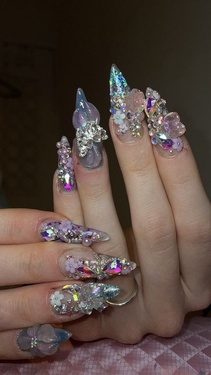 Anesczy's tweet photo. Did someone say bling https://t.co/ciMRV1CEDm
