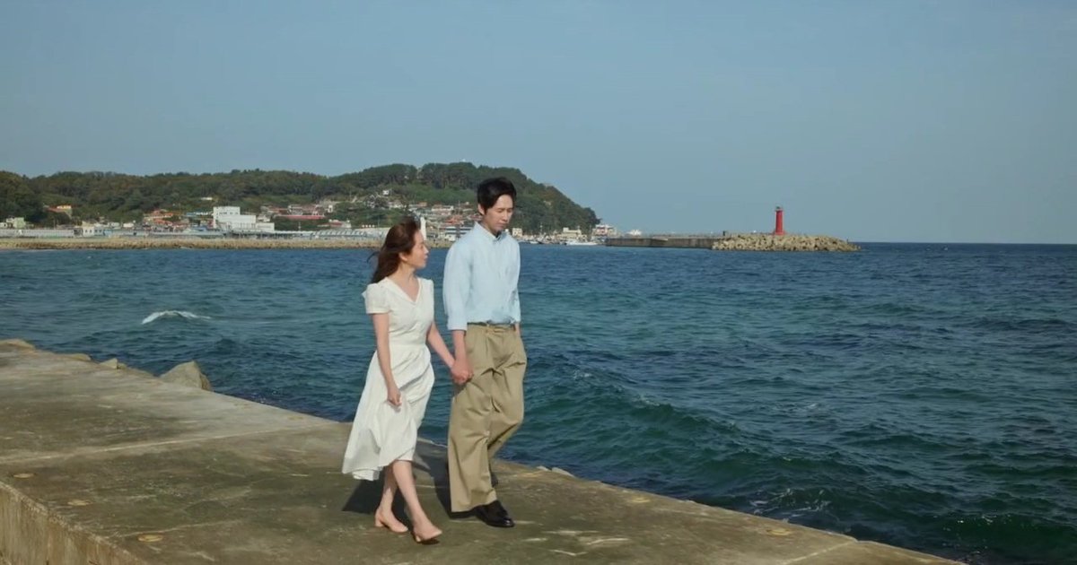 fromthescenes's tweet photo. “i'm happy to share time with you, let's love like the ocean”
#ThePracticalGuideToLoveEp10
#ThePracticalGuideToLove https://t.co/2HFeoOyQJz