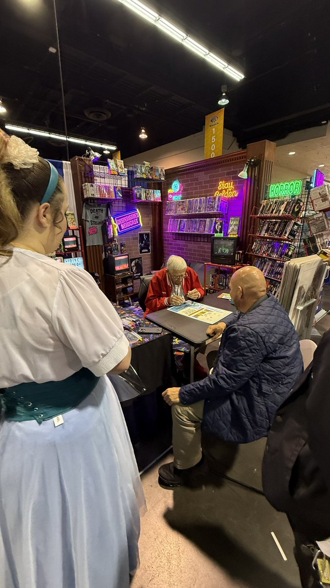 SD_Comic_Con's tweet image. Disney Legend Bob Gurr is signing at 1409! #WonderCon