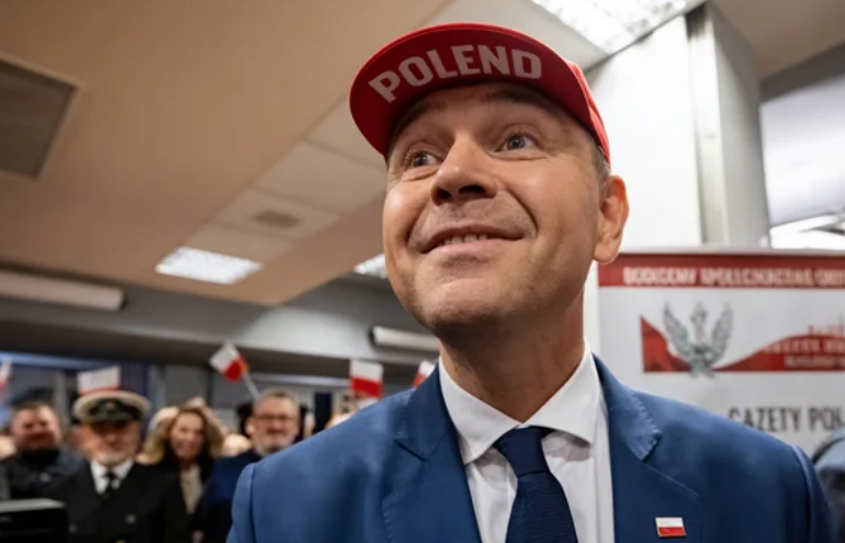 bipi PIS OFF tweet media