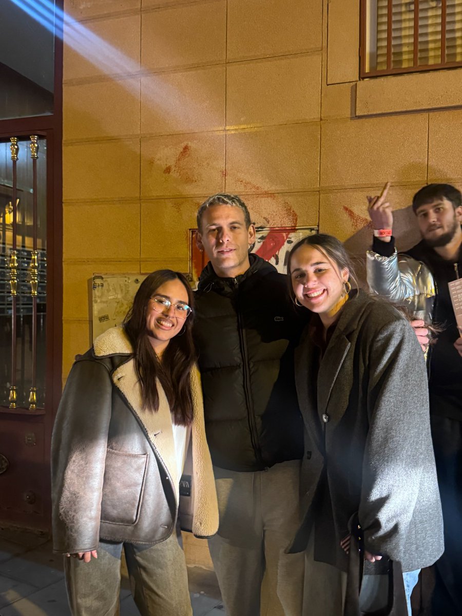 anne ੈ✩‧₊˚ tweet media